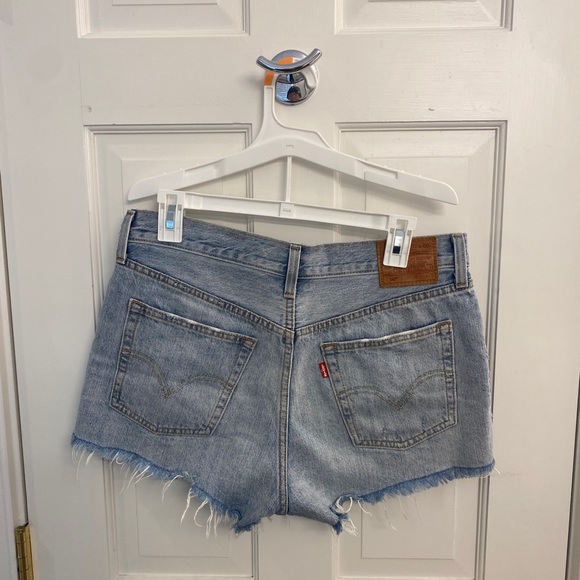 Levi denim shorts - Picture 2 of 3